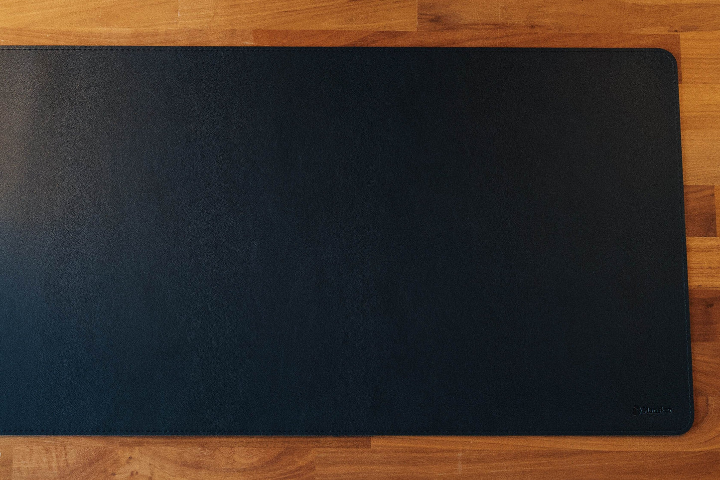 Hansker eco-leather black deskmat
