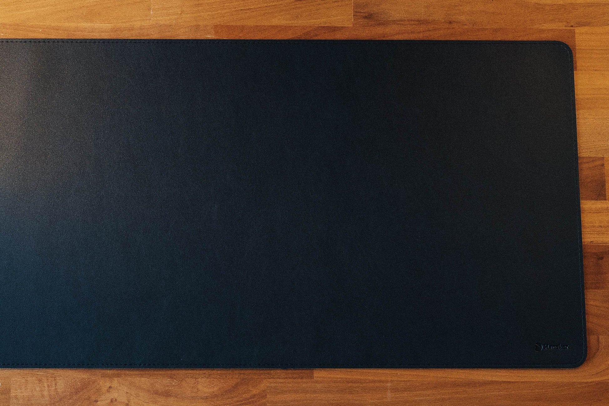 Hansker eco-leather black deskmat